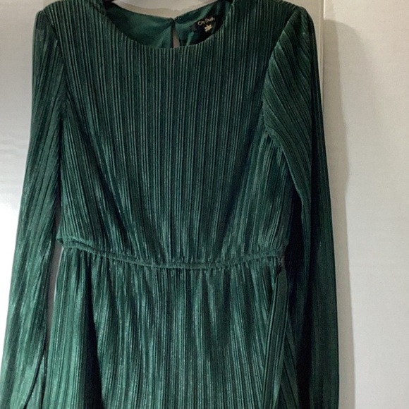 CITY STUDIOS
Juniors' Pleated Bell-sleeve Dress In Hunter Green - Picture 4 of 7